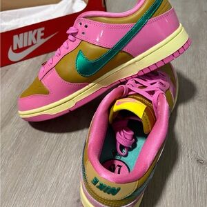 Nike Dunk Low Multicolor with Shoelace Nike Charm New with box.